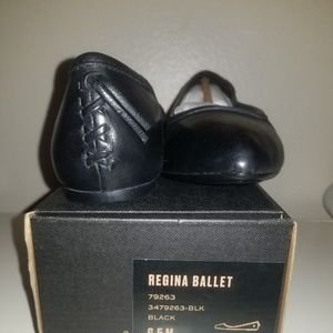 6.5 Frye black flats